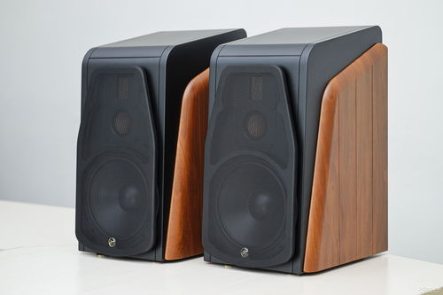 惠威M500有源HiFi音箱圖賞 能聽黑膠的聲學藝術品